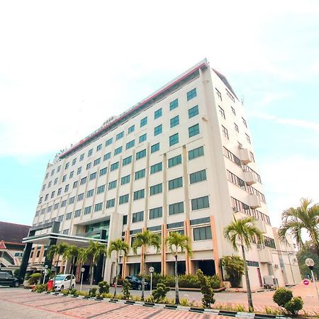 Mutiara Merdeka Hotel Pekanbaru Kültér fotó