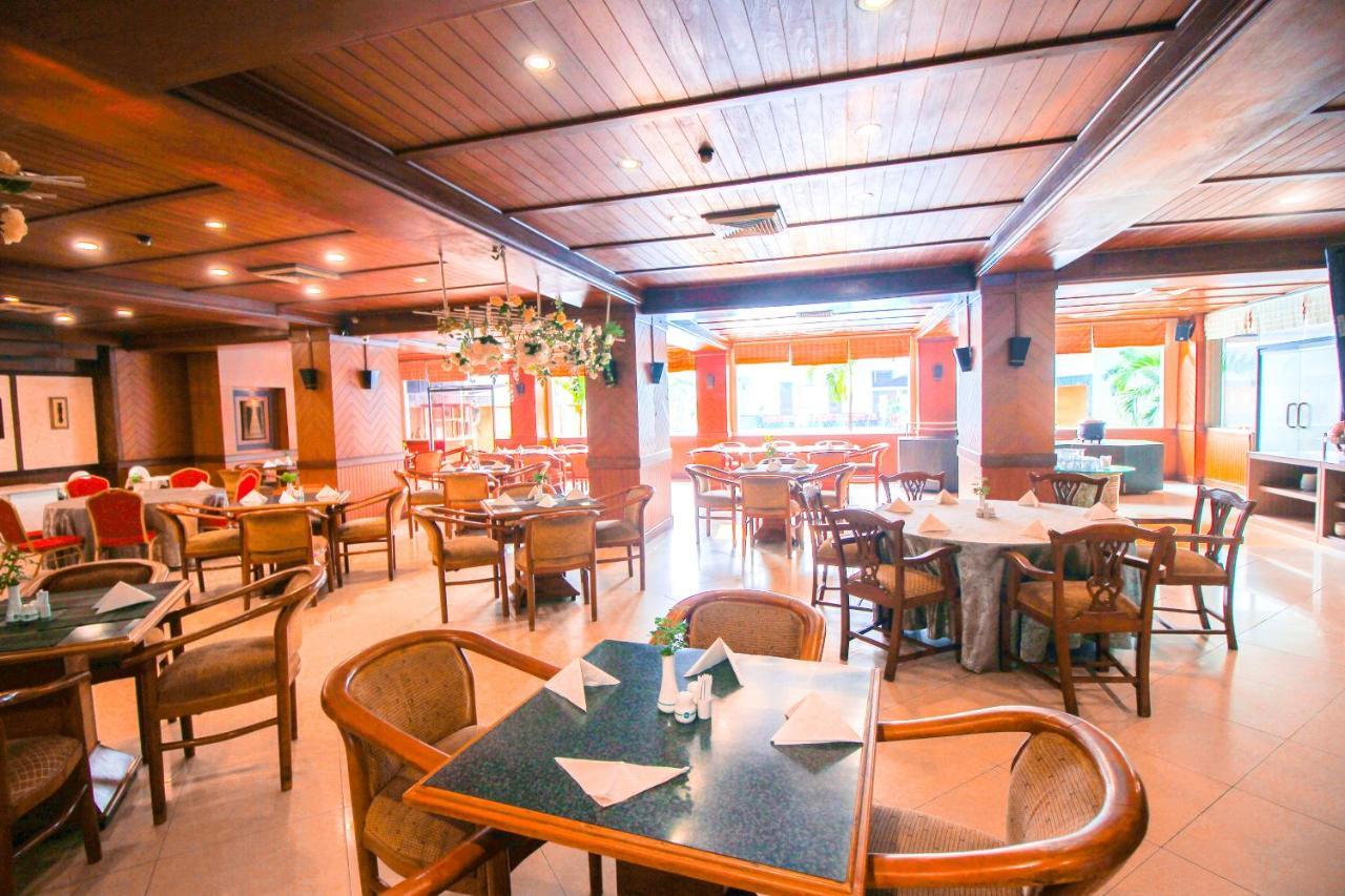 Mutiara Merdeka Hotel Pekanbaru Kültér fotó