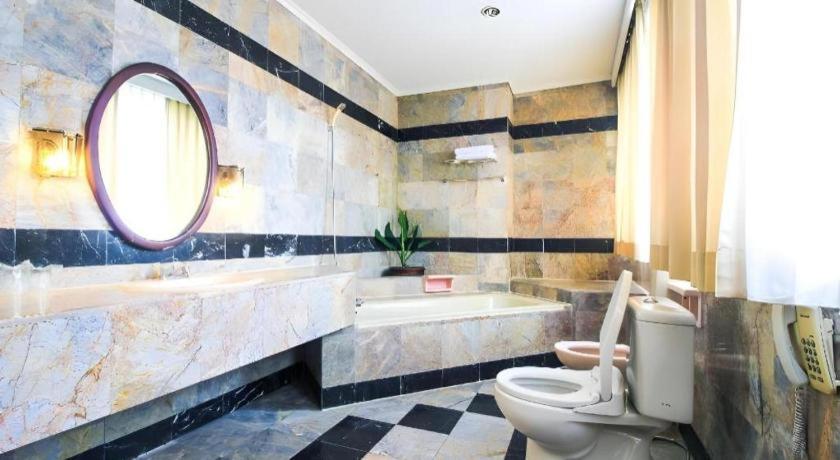 Mutiara Merdeka Hotel Pekanbaru Kültér fotó