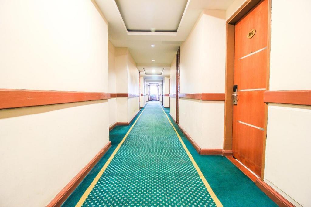 Mutiara Merdeka Hotel Pekanbaru Kültér fotó