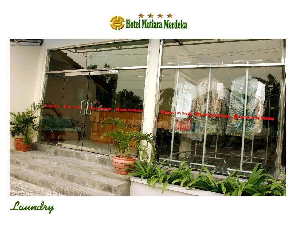 Mutiara Merdeka Hotel Pekanbaru Kültér fotó